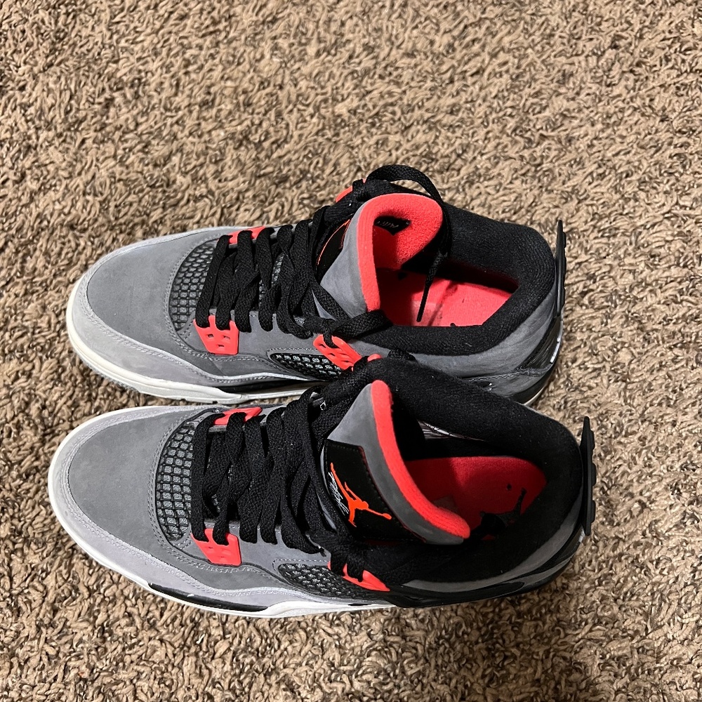 Jordan 4 Shoe